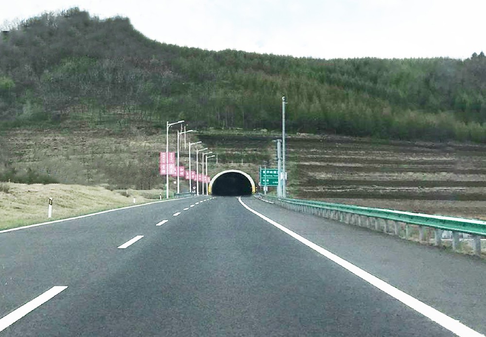 鹤大高速靖宇至通化段机电工程